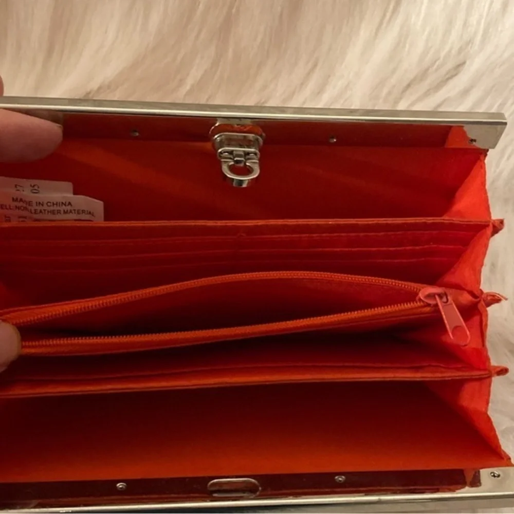 Wallet‎ Women’s Snap Closure Change Zip Pocket Inside Dividers
